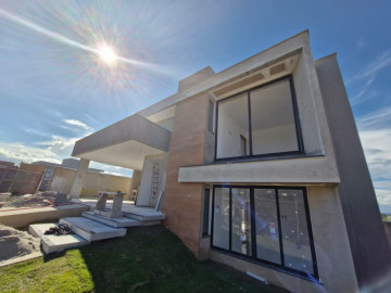 Casa Alto Padrão à Venda